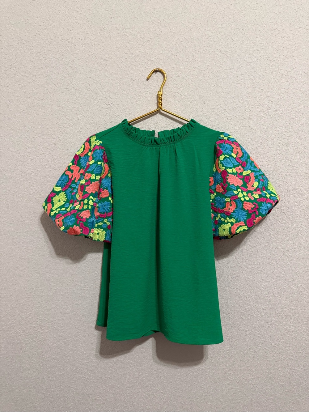 JODIFL Emerald Green Top with Colorful Floral Puff Sleeves